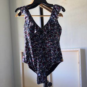 NWOT JONES NEW YORK WOMEN SWIM SUIT MEDIUM M ONE PC RUFFLES